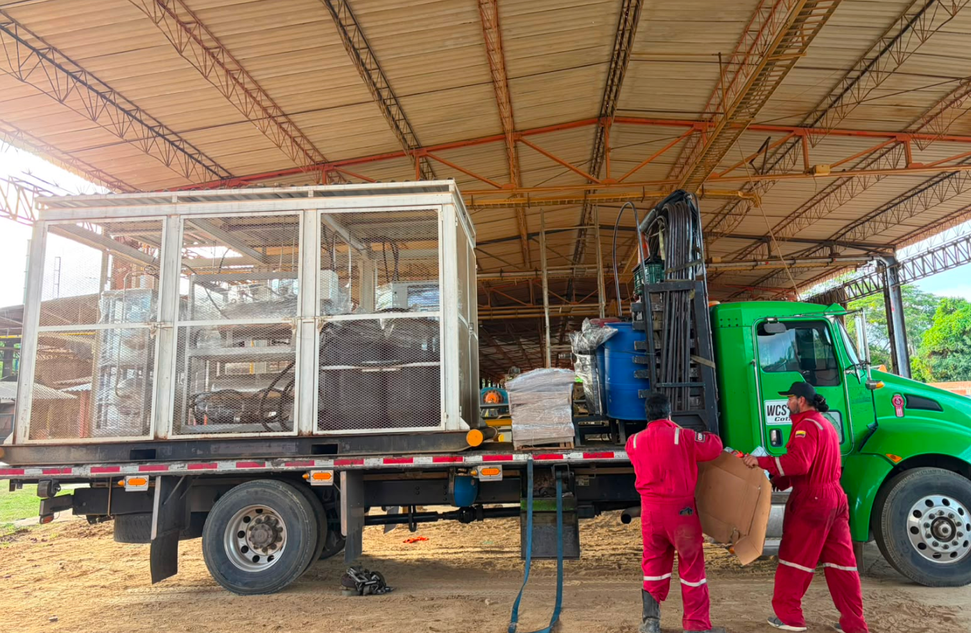 Field-deployed treatment vessels on an industrial site
